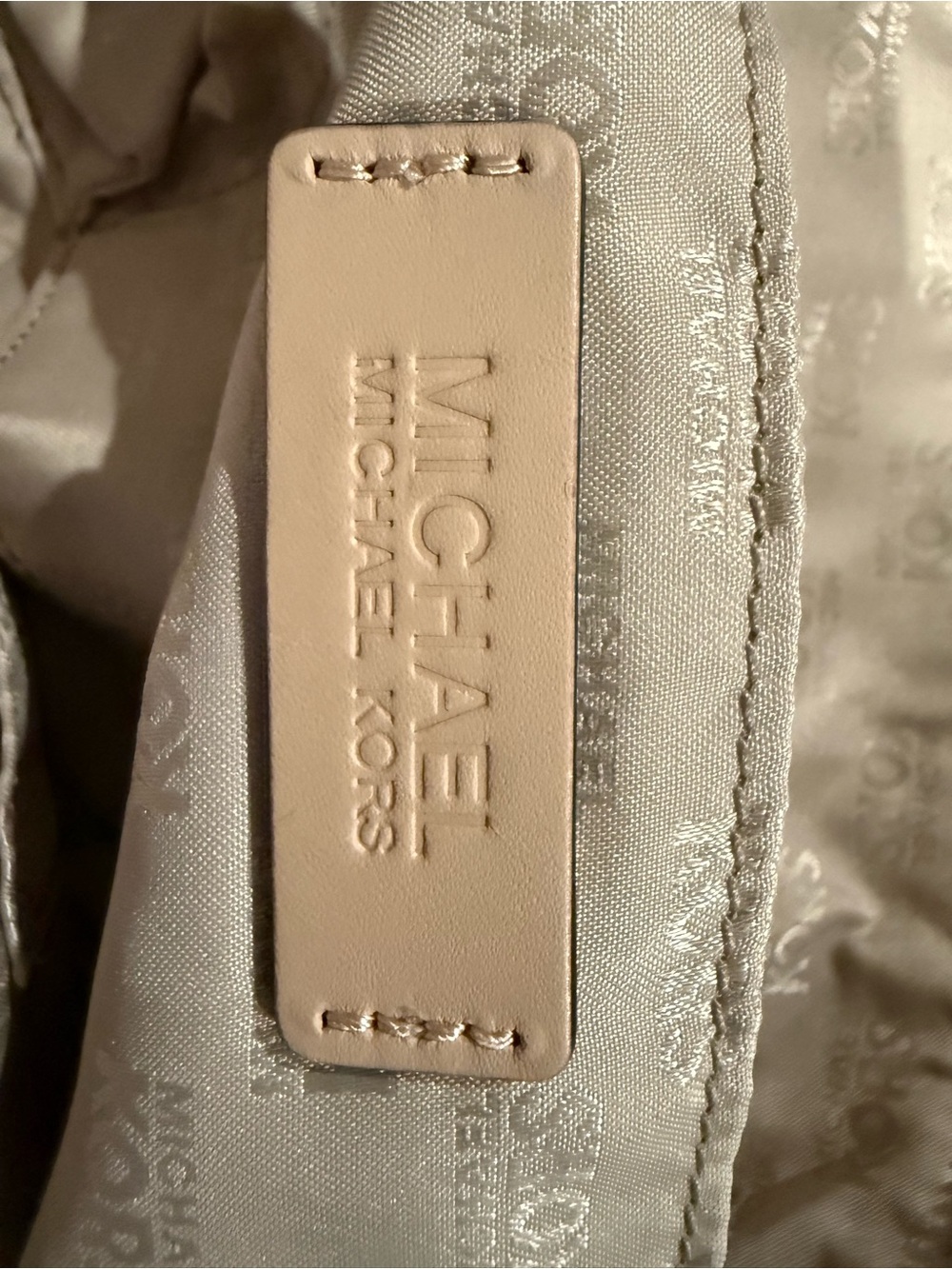 Michael Kors Jet Set East West Top Zip Tote NWOT - Picture 5 of 5